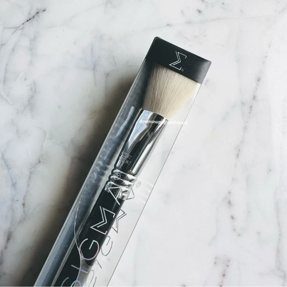 SIGMA BEAUTY F40 Large Angled Contour Brush